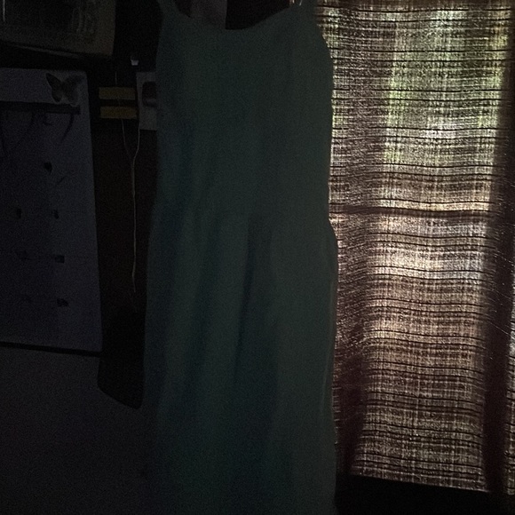 Two dresses and one sweatshirt - Picture 3 of 3